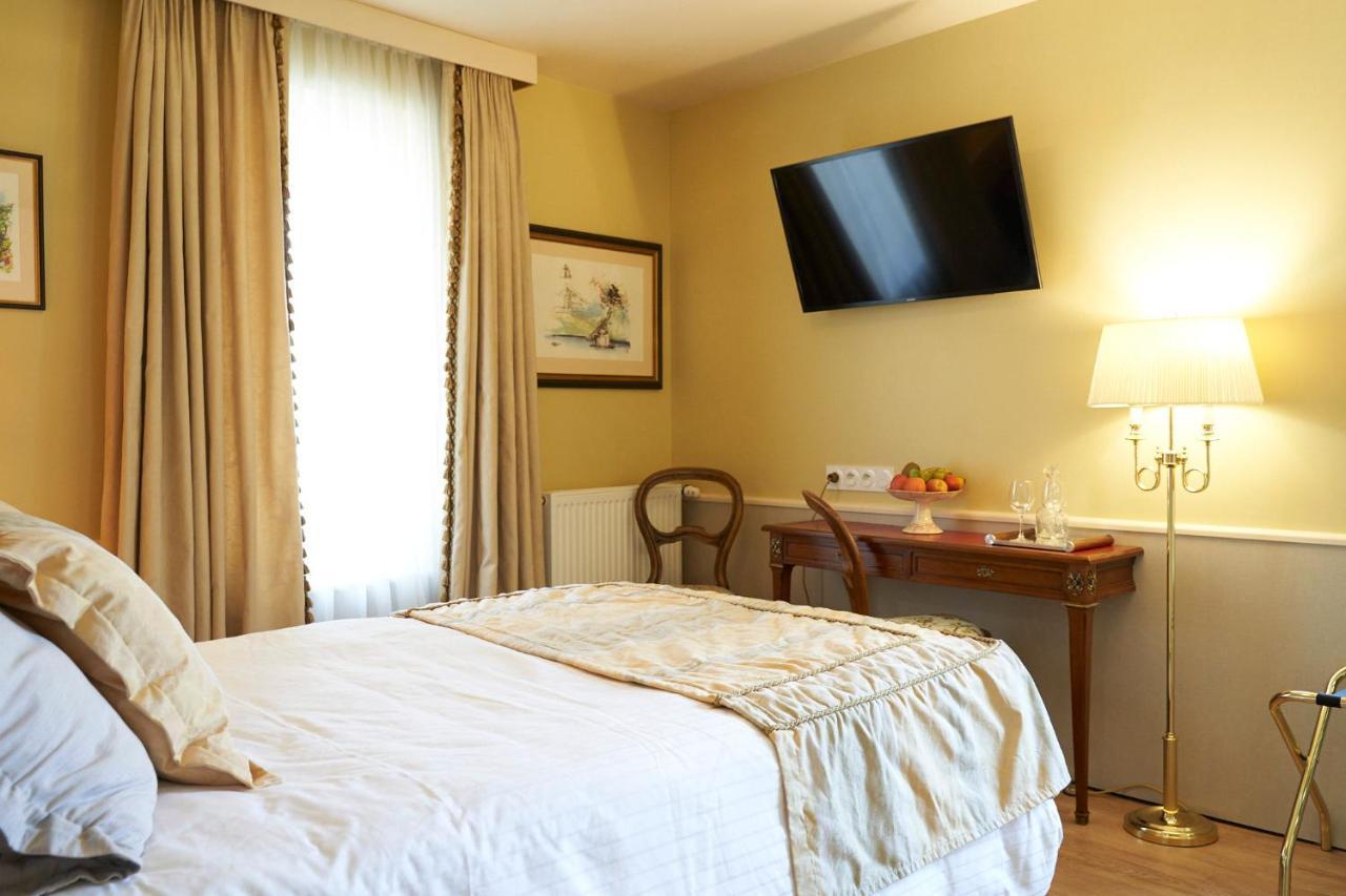 Hotel Les Contes De Bruyeres Servieres-le-Chateau 外观 照片